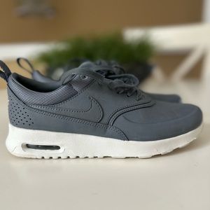 Nike Air Max Thea Premiun Training Shoe size 5